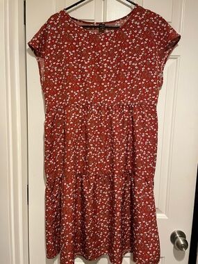 Baby doll style Red Floral Tiered Dress Sz L